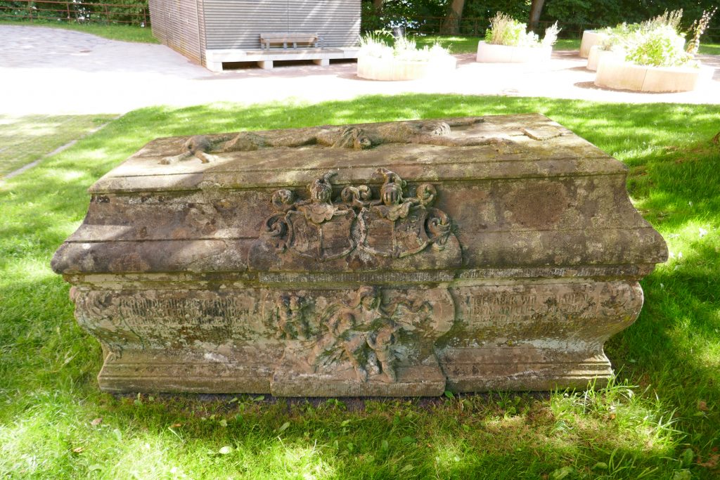 Eisenzeitliche Barock-Särge in Flensburg? Eine Lektion in Heimatkunde und KI 5 Abb. 5 Sarg Juergen von Ahlefeldt