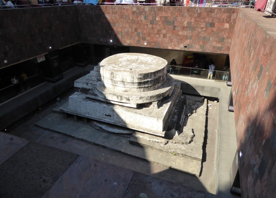 Auf den Spuren des alten Tenochtitlán in Mexiko-Stadt 15 Abb. 14 Tempel Ehecatl